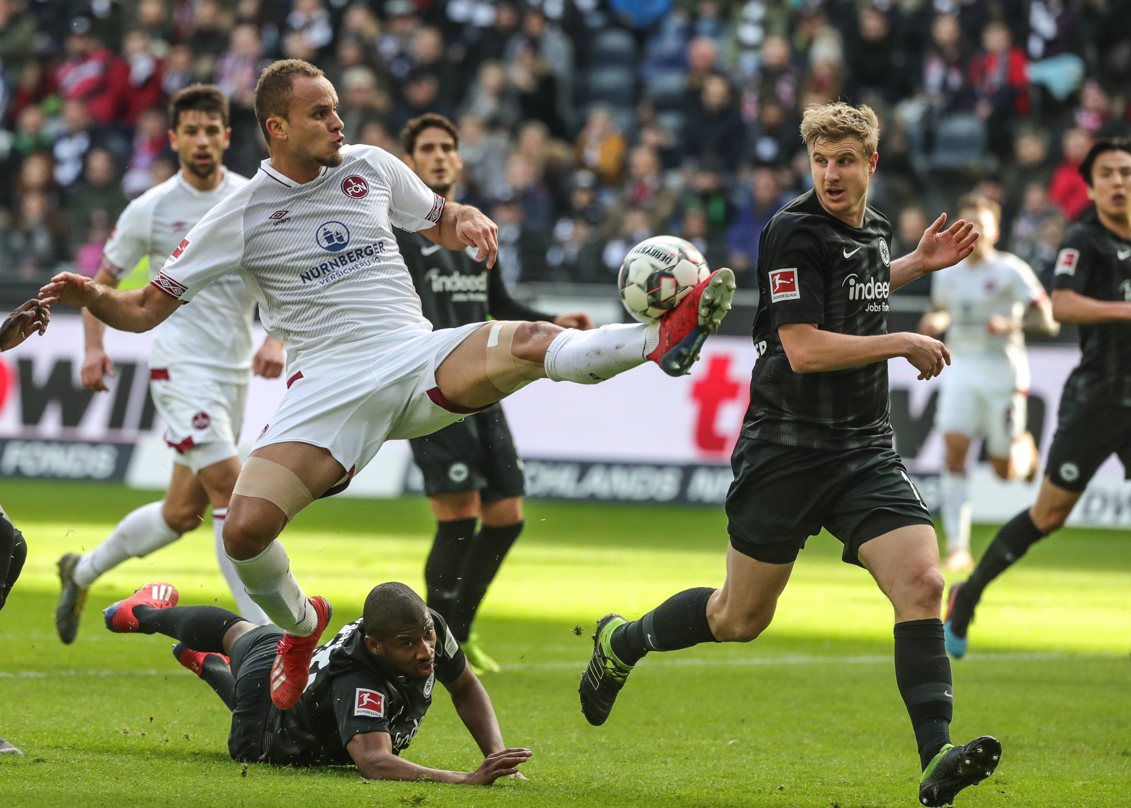 BlanK 's Black Dream 用狙击枪撕裂了 Kang Kang！TE 的进攻队伍疯狂操控！TE 1-0 EDG