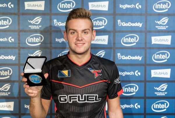 KT下路Aiming：打T1的话，我们实力更强，这次胜利的走向会不同